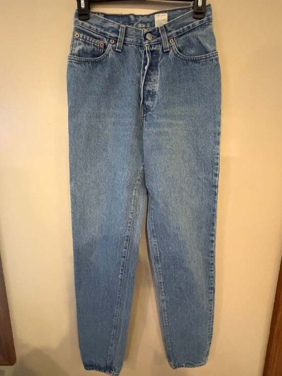Levi's Denim - Vintage Levi's Women's High Rise Button Fly Light Wash Jeans Made in USA Size 7